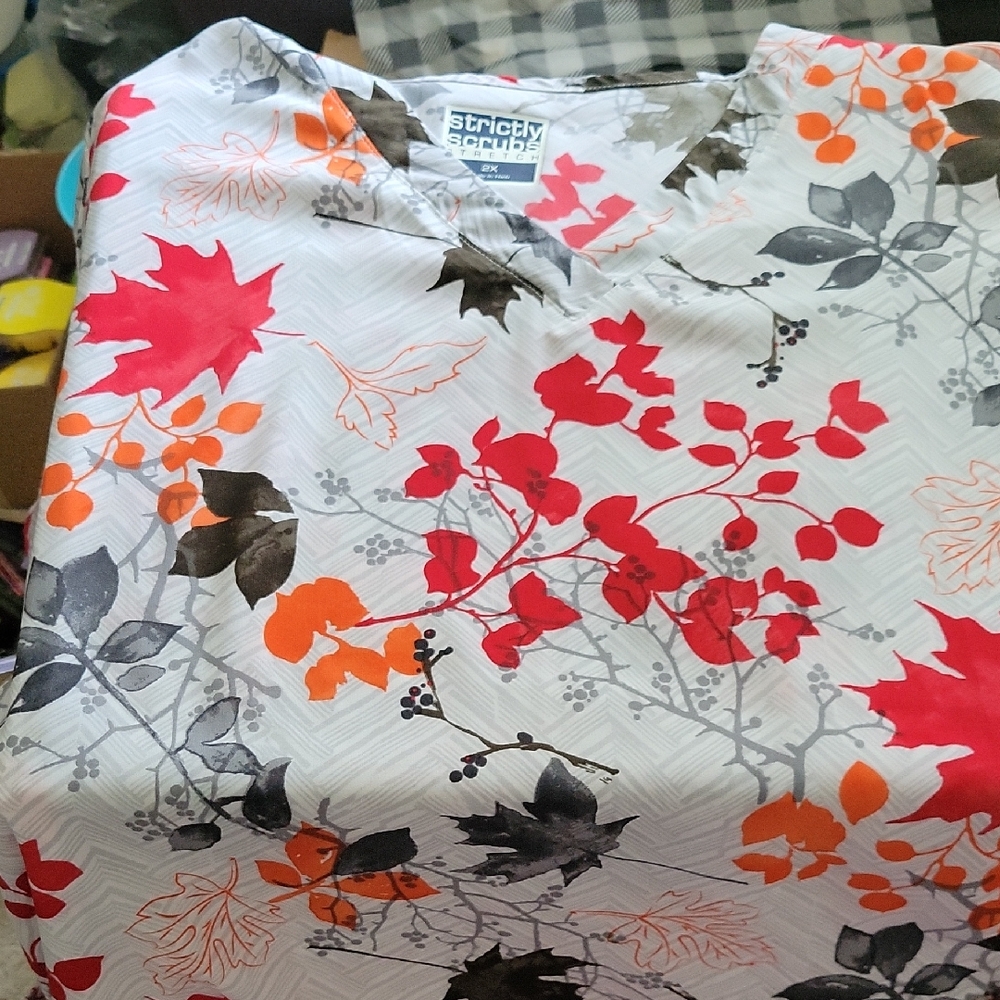 Women's Short Sleeve Top - Red and Orange Floral